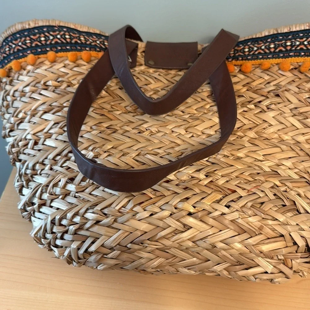 Amale straw beach Tote with Pom poms